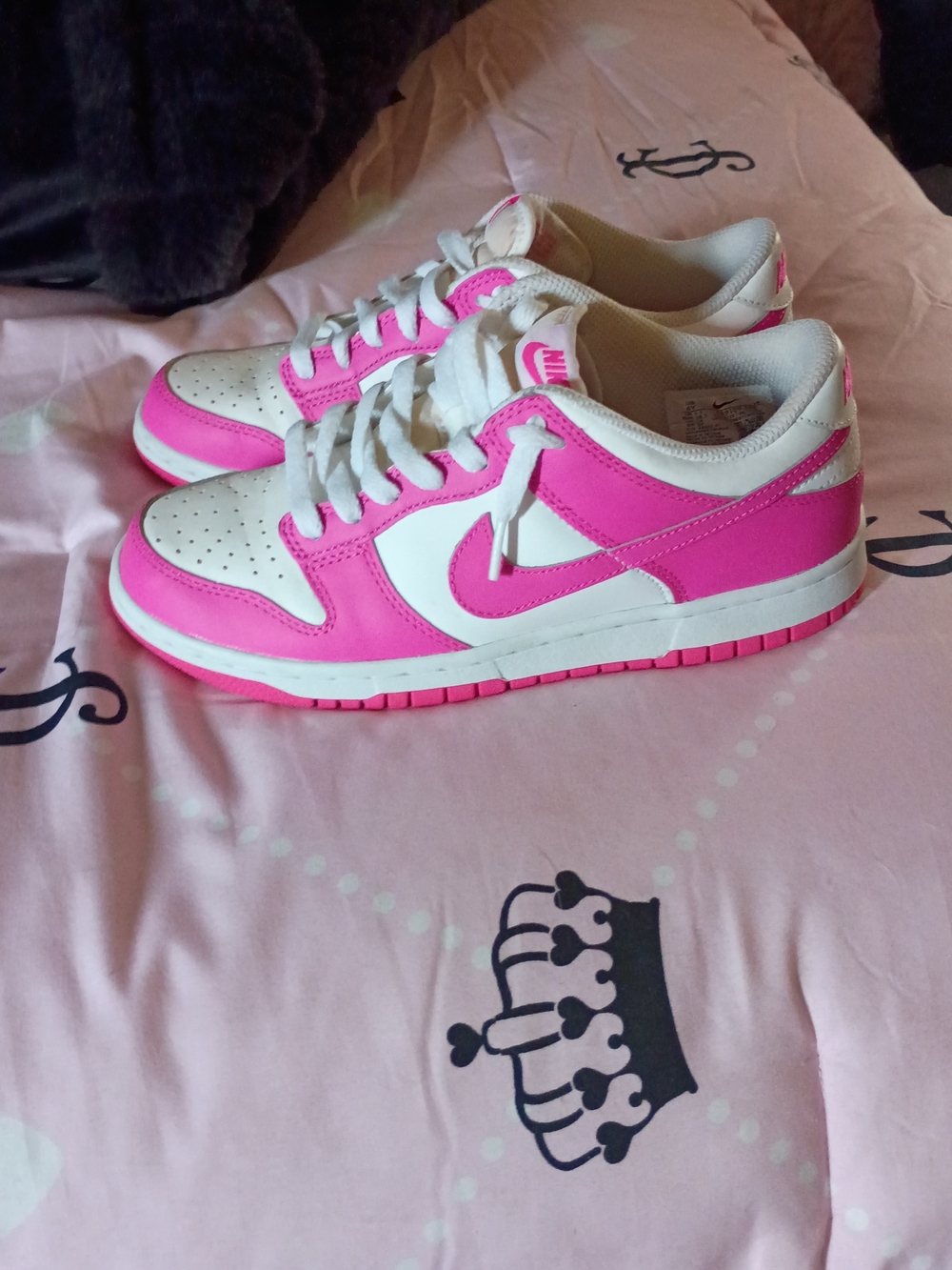 Nike Women’s Low-Top Sneakers - White & Hot Pink - Picture 1 of 1